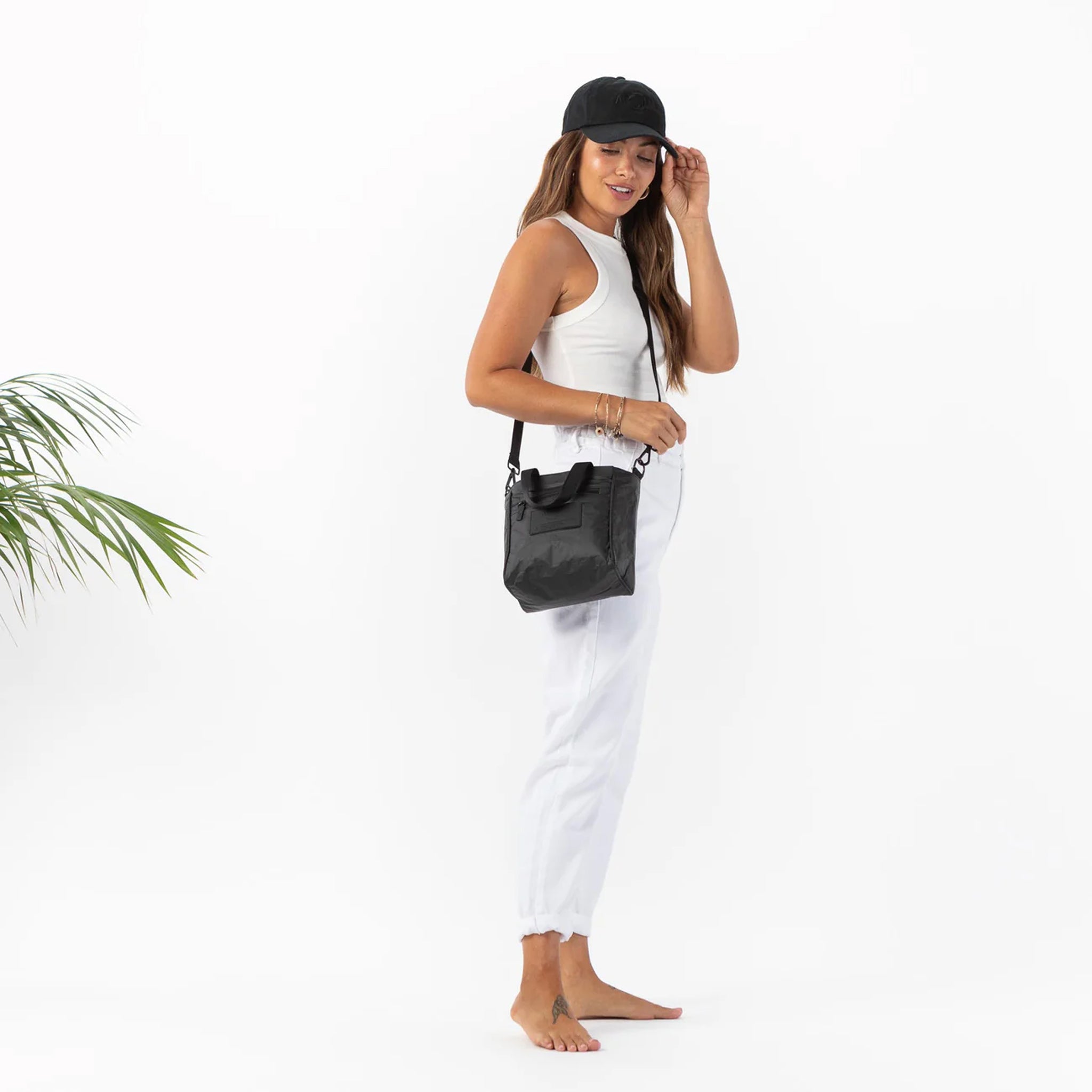 Crossbody - Monochrome