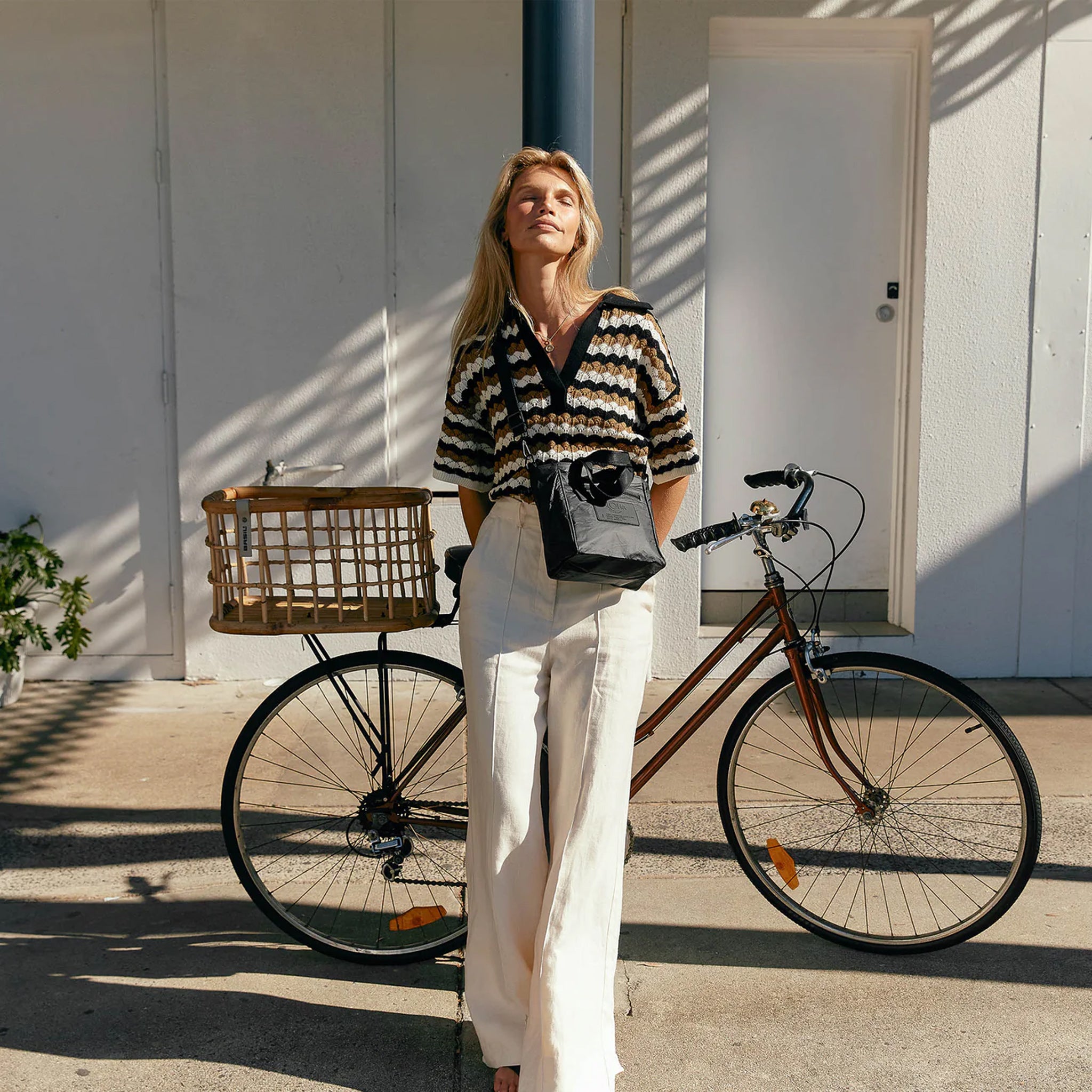 Crossbody - Monochrome