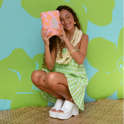 Mid Pouch - Lei Garden